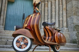 wooden-vespa-scooter-by-carlos-alberto-1.jpg