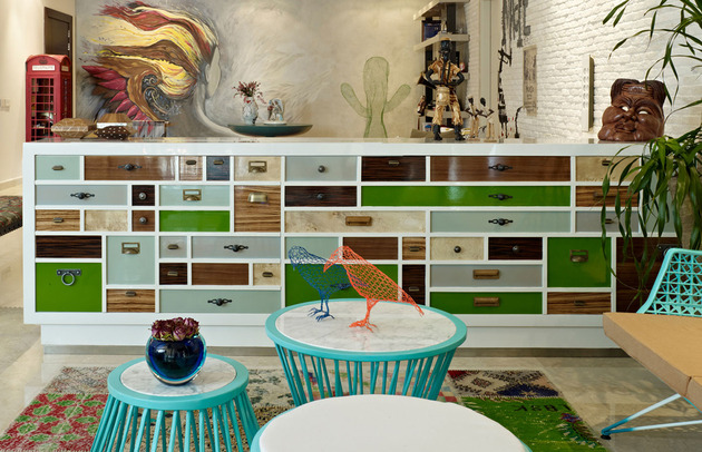 4ac0a__eclectic-interior-splashed-in-colorful-furniture-and-art-detail-4-thumb-630xauto-43869.jpg