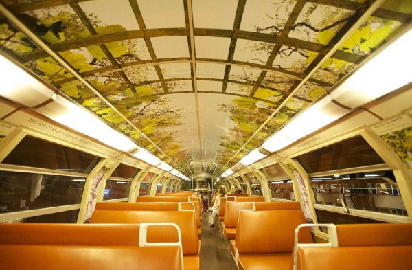 parisian-rer-train-transformed-like-versailles-5-600x393.jpg