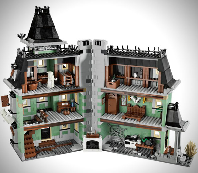 lego-2012-haunted-house-set-2.jpg
