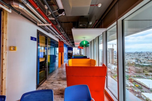 contemporary-google-office-headquarters-in-tel-aviv-israel-17.jpeg