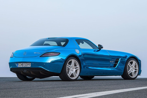 mercedes-benzs-new-neck-breaking-sls-amg-coupe-will-cost-over-half-a-million-3-620x413.jpg