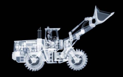 x-ray-photography-nick-veasey-chicquero-tractor.jpg