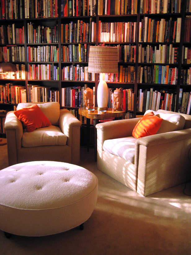 best-examples-of-home-library-design-8-simple-comfortable-sofa.jpg