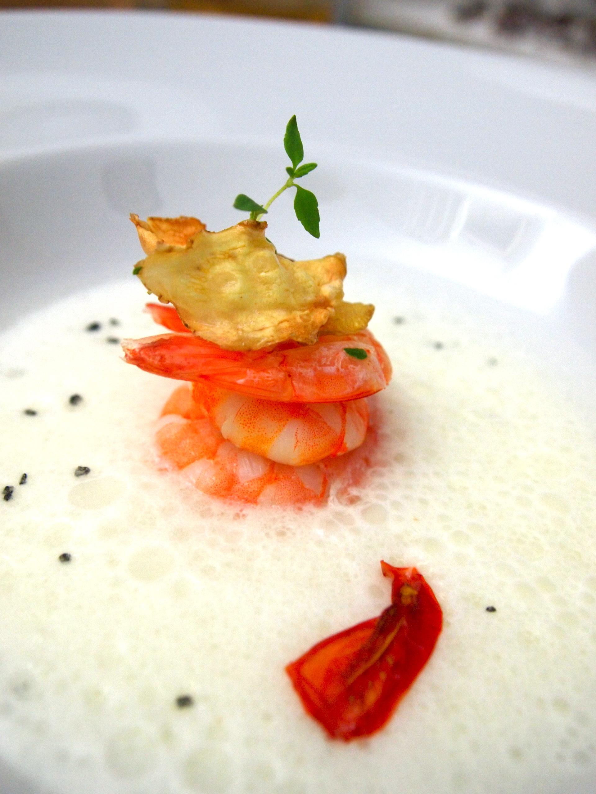 shrimps,_potato_chips_and_sweet_garlic_foam.jpg