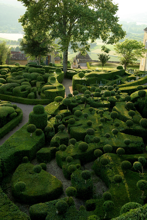 whimsical-green-gardens-of-marqueyssac-3.jpg