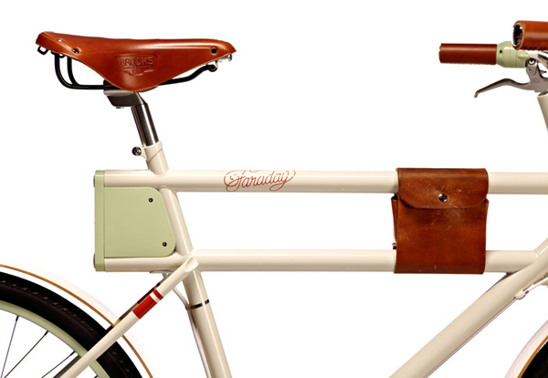 faraday-porteur-electric-bicycle-close.jpg