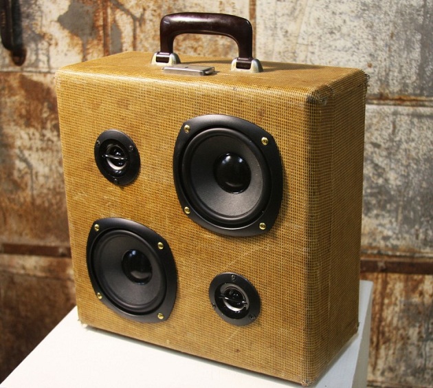 case-of-bass-vintage-suitcase-boombox-1.jpg