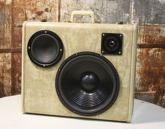 case-of-bass-vintage-suitcase-boombox-3.jpg