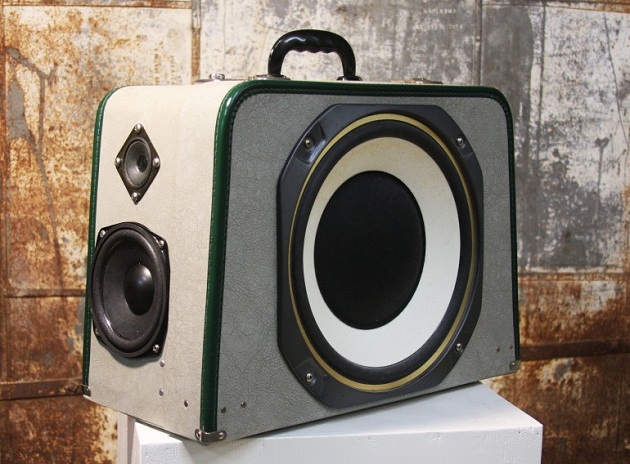 case-of-bass-vintage-suitcase-boombox-5.jpg