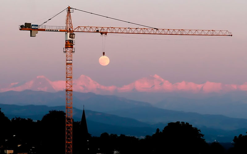 moon-crane-perfect-timing.jpg