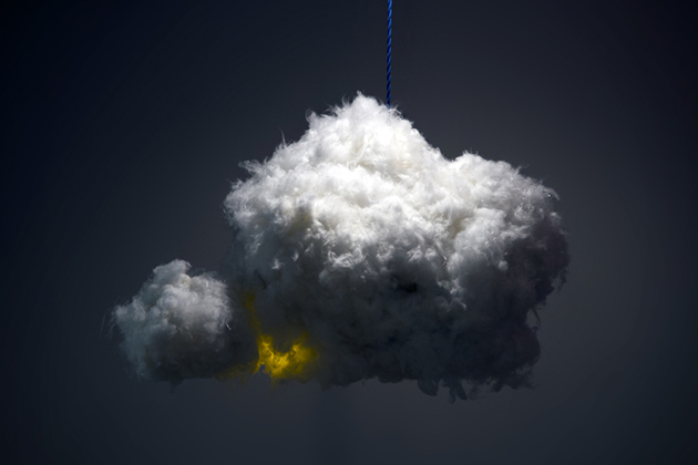 the-cloud-thundertsorm-light-show-and-bluetooth-speaker-3.jpg